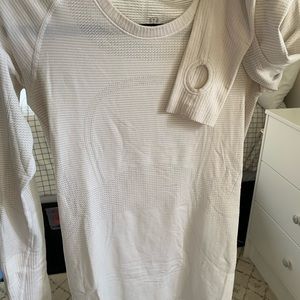 LULU LEMON Swiftly Tech Long Sleeve Crew